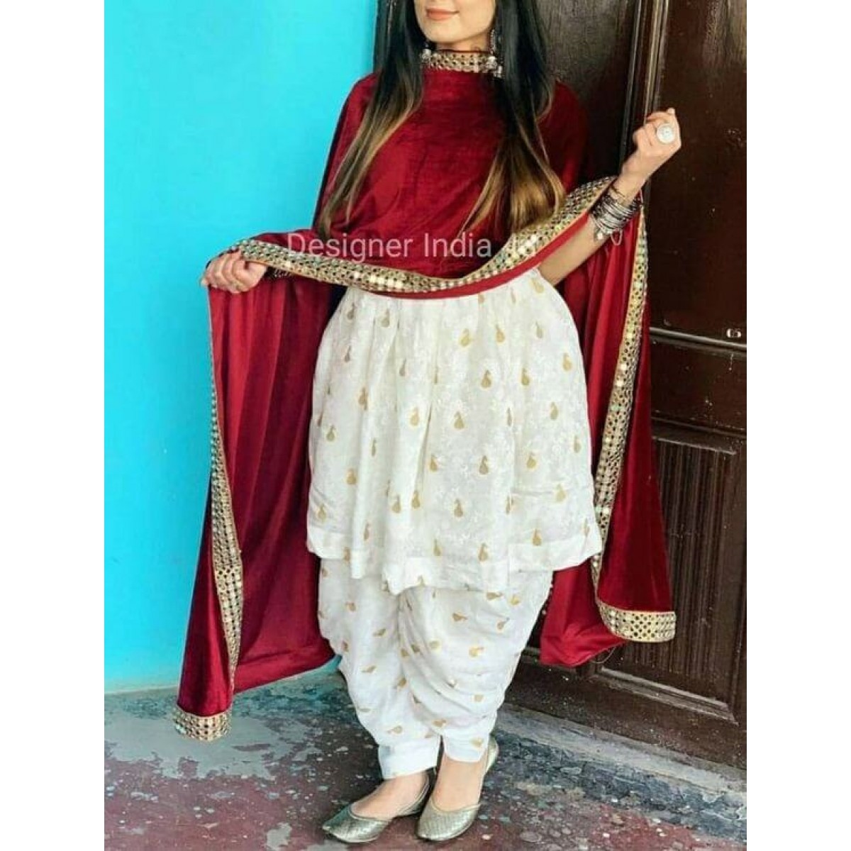 White punjabi suit hotsell with red dupatta